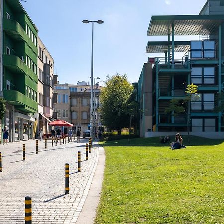 Downtown 2 Minutes By Walk To Center And Metro-Direct To Airpot T4 Apartamento Porto Exterior foto
