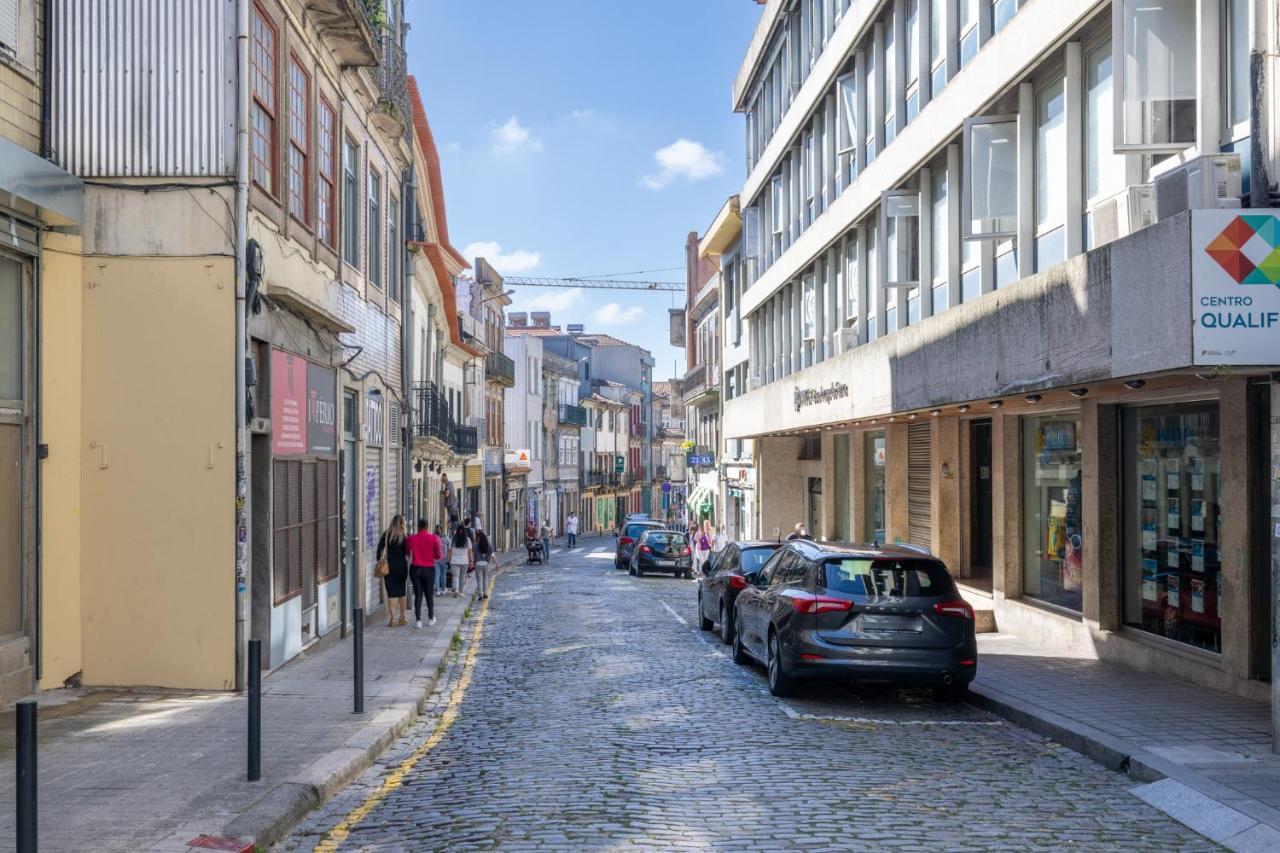 Downtown 2 Minutes By Walk To Center And Metro-Direct To Airpot T4 Apartamento Porto Exterior foto