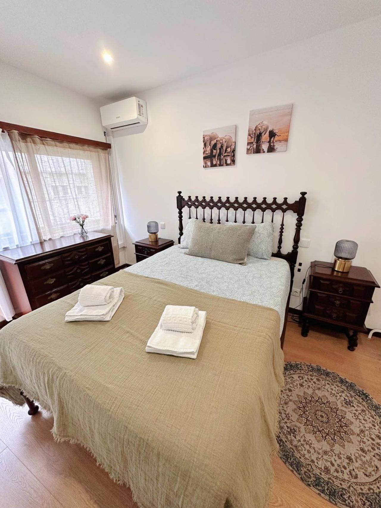 Downtown 2 Minutes By Walk To Center And Metro-Direct To Airpot T4 Apartamento Porto Exterior foto