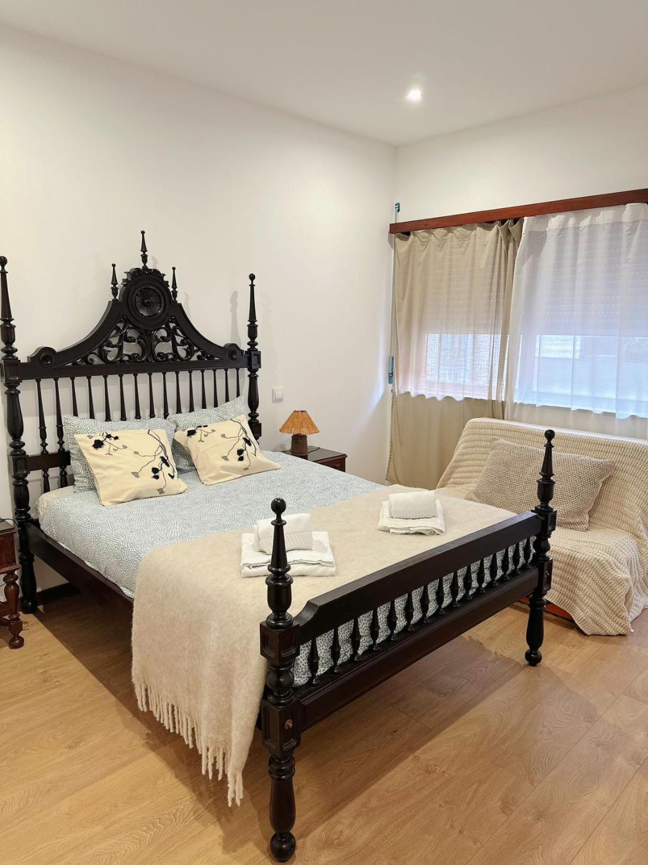 Downtown 2 Minutes By Walk To Center And Metro-Direct To Airpot T4 Apartamento Porto Exterior foto