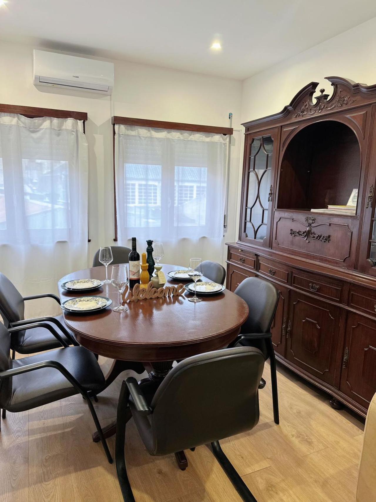 Downtown 2 Minutes By Walk To Center And Metro-Direct To Airpot T4 Apartamento Porto Exterior foto